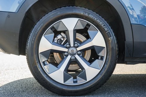 Certified 2023 Volvo XC40 B5 Plus w/ Driver Assist Package image 16