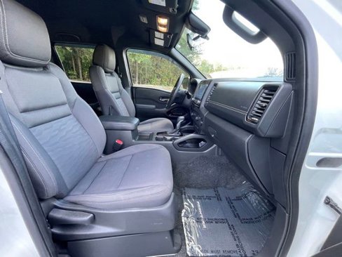 Used 2023 Nissan Frontier SV w/ Midnight Edition Package image 25