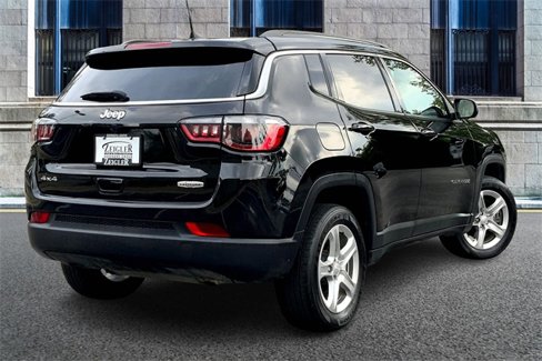 Used 2023 Jeep Compass Latitude image 12