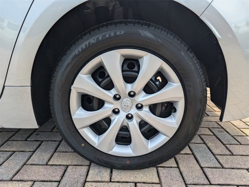 Used 2025 Toyota Corolla LE image 19