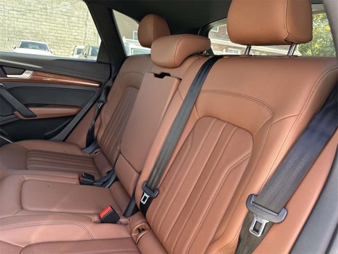Used 2022 Audi Q5 2.0T Premium w/ Convenience Package image 16