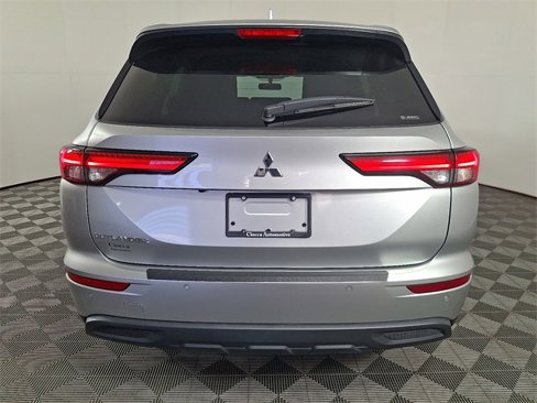 Used 2024 Mitsubishi Outlander ES image 9