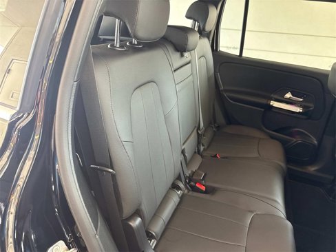 Used 2025 Mercedes-Benz GLB 250 image 9