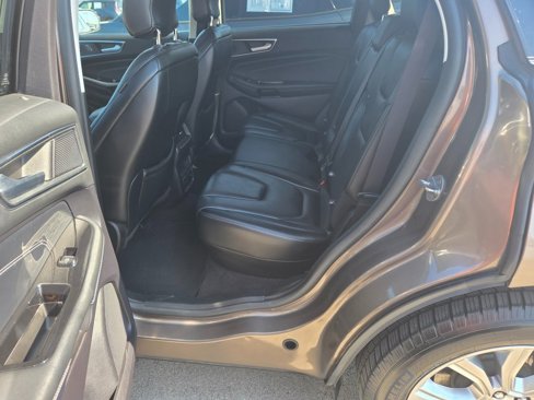 Used 2019 Ford Edge Titanium image 8
