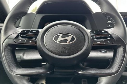 Used 2025 Hyundai Elantra Sport image 23