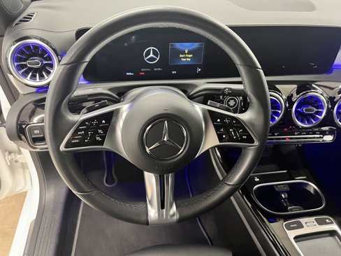 Used 2025 Mercedes-Benz CLA 250 image 16