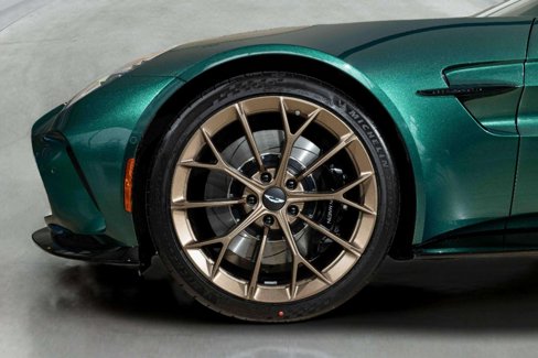 New 2025 Aston Martin V8 Vantage Coupe image 4