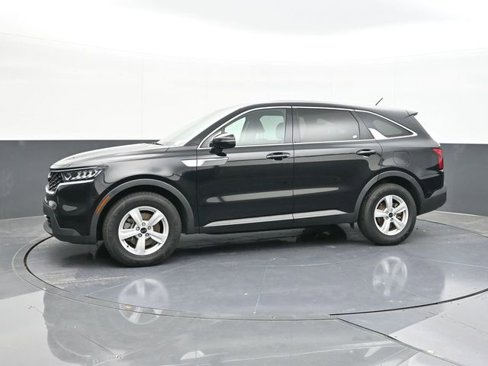 Used 2021 Kia Sorento LX image 6