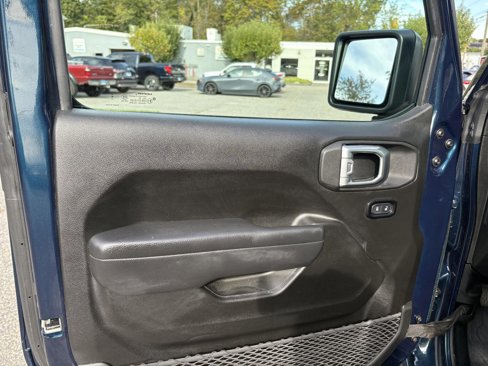 Used 2025 Jeep Wrangler Sport image 9
