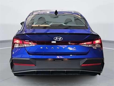 New 2025 Hyundai Elantra Sport image 6