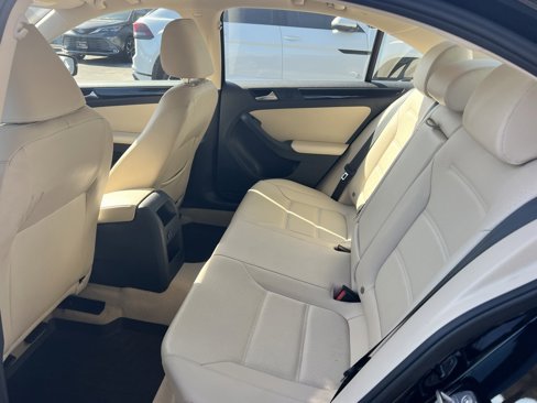 Used 2016 Volkswagen Jetta SEL w/ Lighting Package image 10
