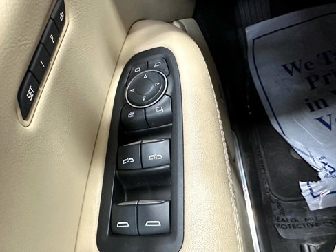 Used 2017 Cadillac XT5 Premium Luxury w/ Advanced Security Package image 32