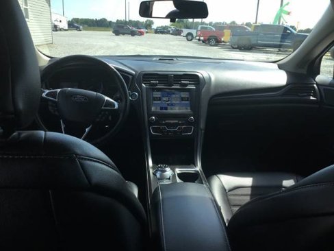 Used 2018 Ford Fusion SE w/ Equipment Group 201A image 12
