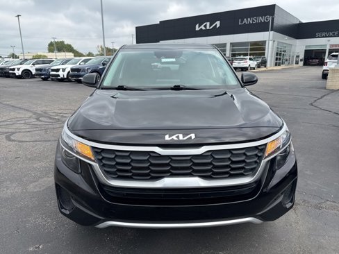 Used 2023 Kia Seltos LX image 2