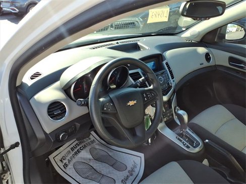 Used 2014 Chevrolet Cruze LS image 20