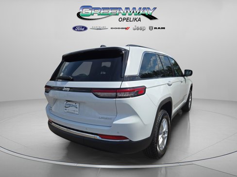 New 2025 Jeep Grand Cherokee Laredo image 7