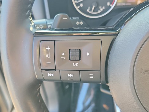 Used 2021 Nissan Rogue SV w/ Premium Package image 30