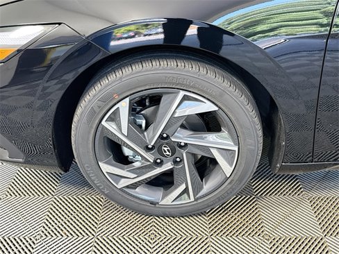 New 2025 Hyundai Elantra Sport image 3
