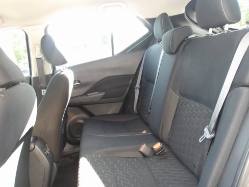 Used 2022 Nissan Kicks SV image 18