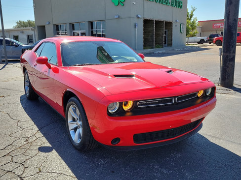 Used 2022 Dodge Challenger SXT image 9