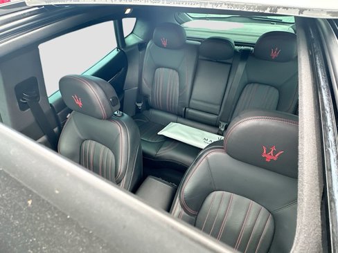 Used 2019 Maserati Levante image 27