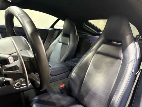 Used 2019 Aston Martin V8 Vantage Coupe image 12