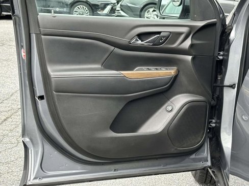 Used 2020 GMC Acadia SLE w/ Driver Convenience Package image 16