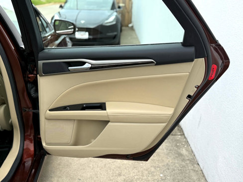 Used 2016 Ford Fusion Energi SE image 31