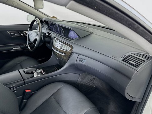 Used 2014 Mercedes-Benz CL 550 4MATIC image 28