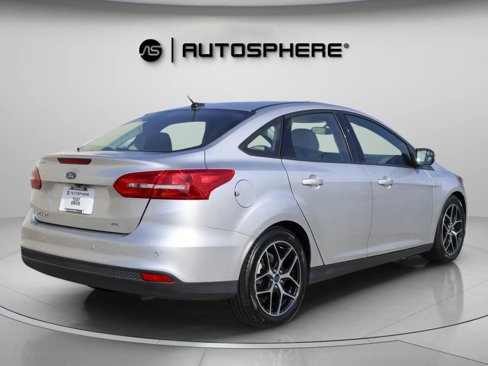 Used 2017 Ford Focus SEL image 9