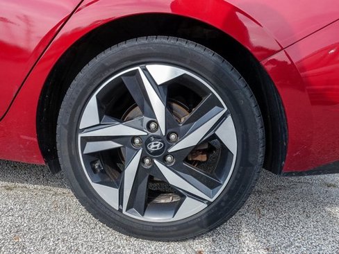 Used 2021 Hyundai Elantra Limited image 14