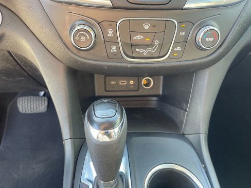 Used 2019 Chevrolet Equinox LT image 17