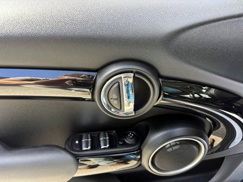 Used 2015 MINI Cooper S image 12