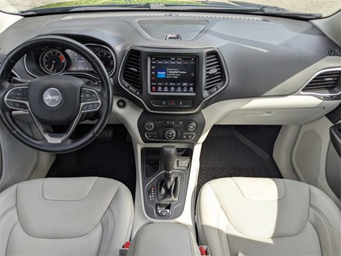 Used 2021 Jeep Cherokee Latitude Lux w/ Comfort/Convenience Group image 14