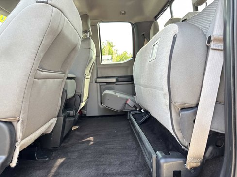 Used 2016 Ford F150 XLT w/ Equipment Group 302A Luxury image 39