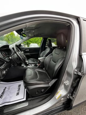 Used 2020 Jeep Cherokee Limited image 10