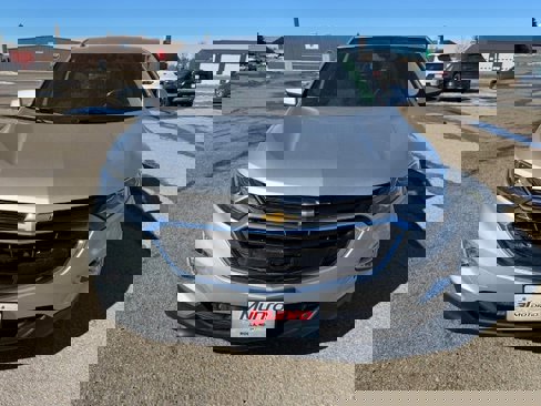 Used 2020 Chevrolet Equinox LT image 2