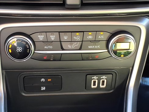 Used 2019 Ford EcoSport SE image 9