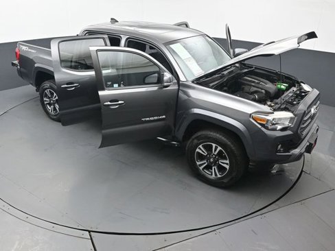 Certified 2017 Toyota Tacoma TRD Sport image 56