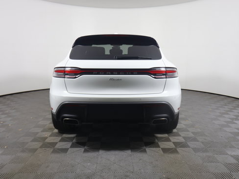 New 2025 Porsche Macan image 6