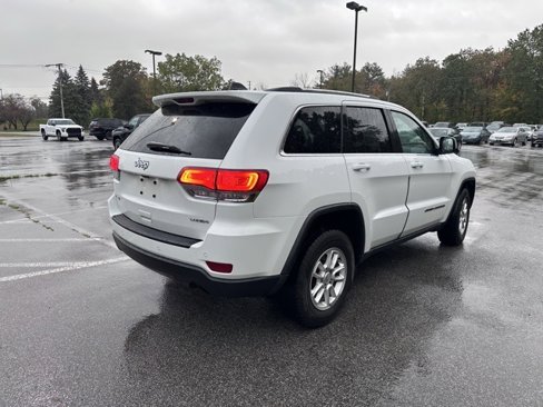 Used 2018 Jeep Grand Cherokee Laredo image 3