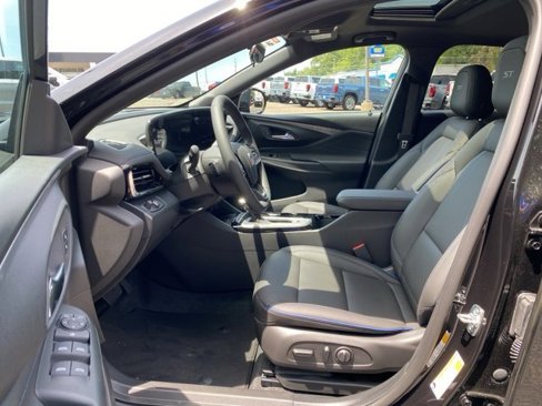 New 2025 Buick Envista Sport Touring w/ Convenience I Package image 10