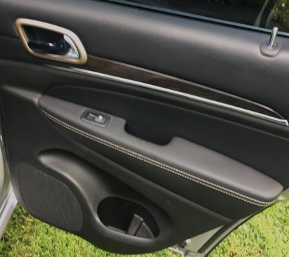 Used 2015 Jeep Grand Cherokee Overland image 17