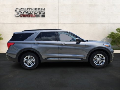 Used 2023 Ford Explorer XLT w/ Equipment Group 202A image 9