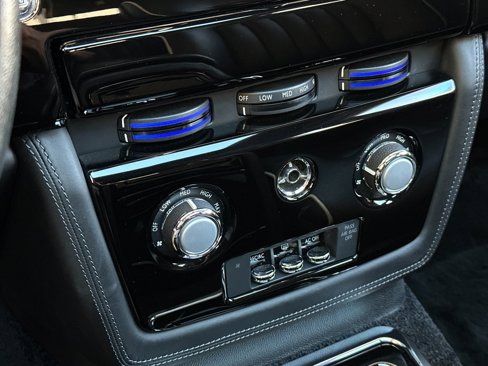 Used 2008 Rolls-Royce Phantom Sedan image 20