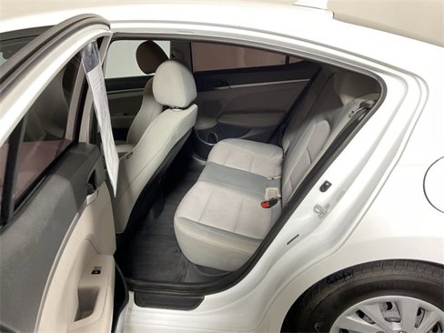 Used 2017 Hyundai Elantra SE image 28