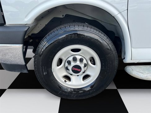 Used 2023 GMC Savana 2500 w/ Driver Convenience Package image 14