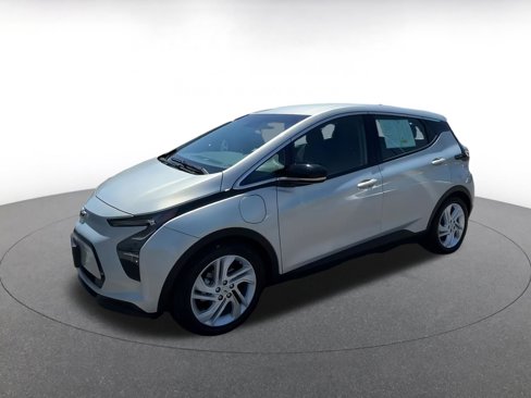 Used 2023 Chevrolet Bolt LT w/ Driver Confidence Package image 8