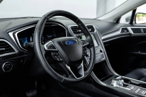 Used 2020 Ford Fusion SEL image 20