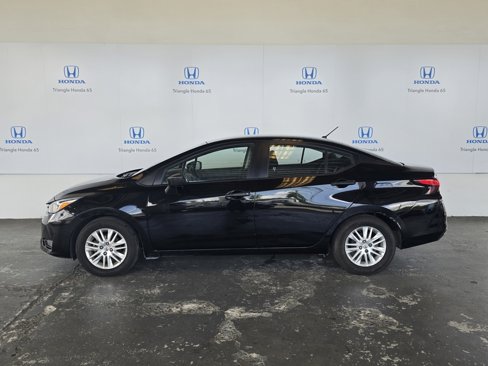 Used 2024 Nissan Versa S image 3